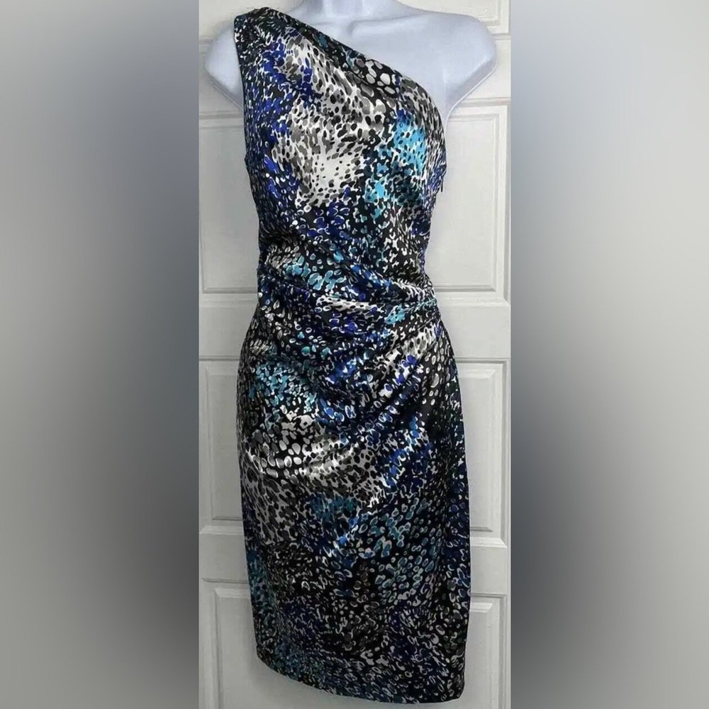 Maggy London Dress Size 8 Black Silver Blue Satin Print One Shoulder Knee Length